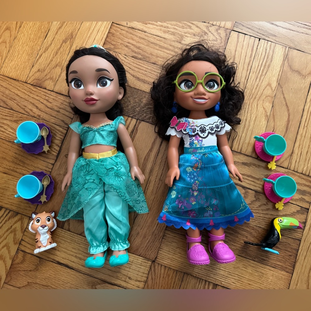 Disney Dolls Jasmine Aladdin and Mirabel Encanto